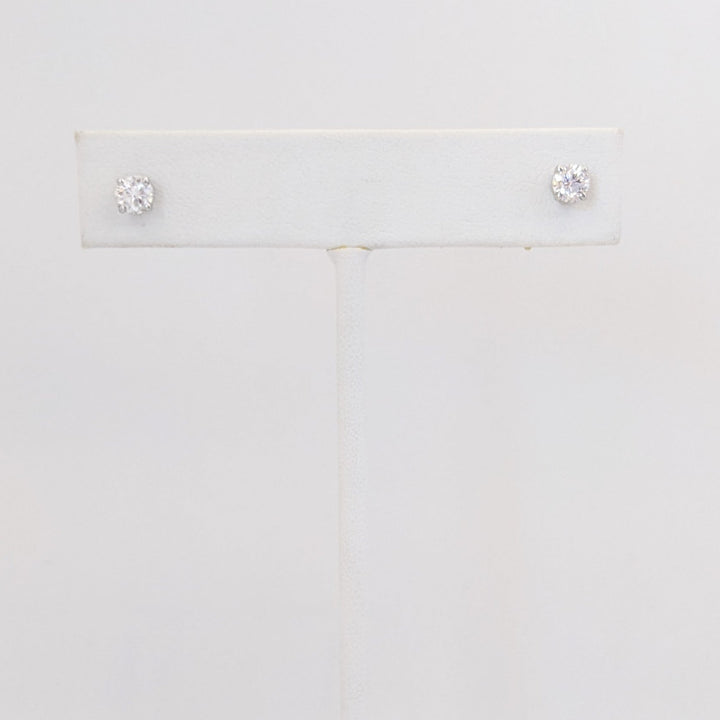 14K WHITE .65 CARAT TOTAL WEIGHT SI2 E DIAMOND ROUND (2) ESTATE STUD EARRINGS 1.0 GRAM