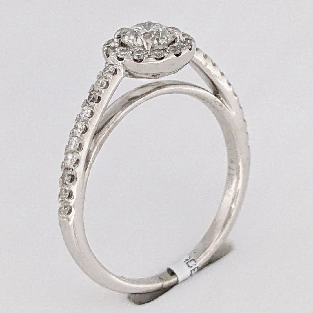 14K WHITE .59 CARAT TOTAL WEIGHT SI2 I DIAMOND ROUND (35) ESTATE HALO RING 2.7 GRAMS