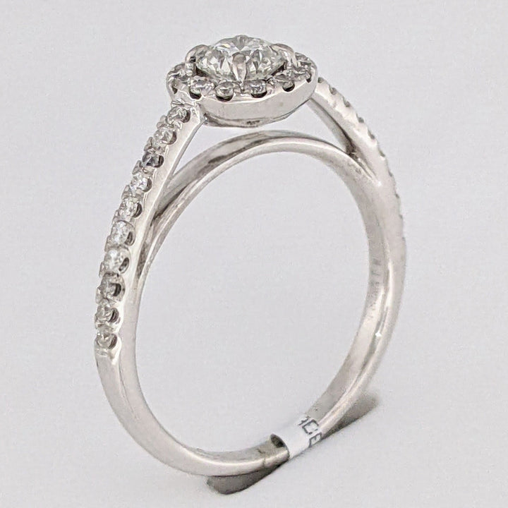 14K WHITE .59 CARAT TOTAL WEIGHT SI2 I DIAMOND ROUND (35) ESTATE HALO RING 2.7 GRAMS