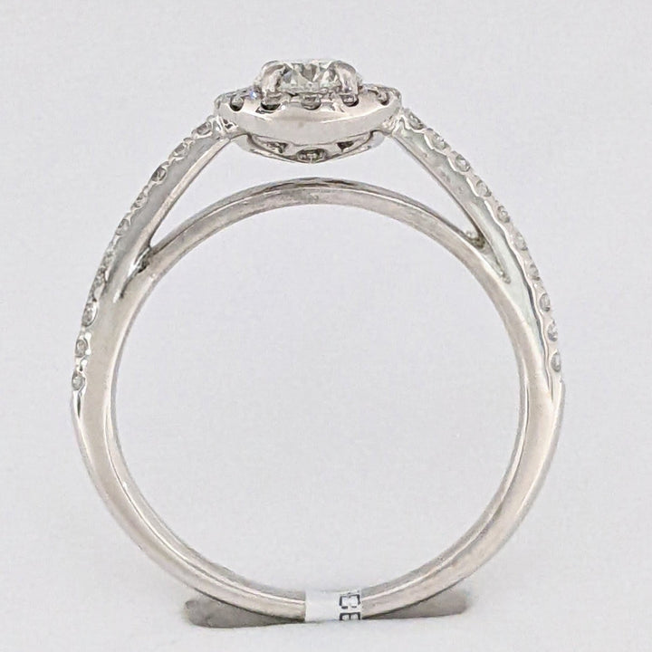 14K WHITE .59 CARAT TOTAL WEIGHT SI2 I DIAMOND ROUND (35) ESTATE HALO RING 2.7 GRAMS