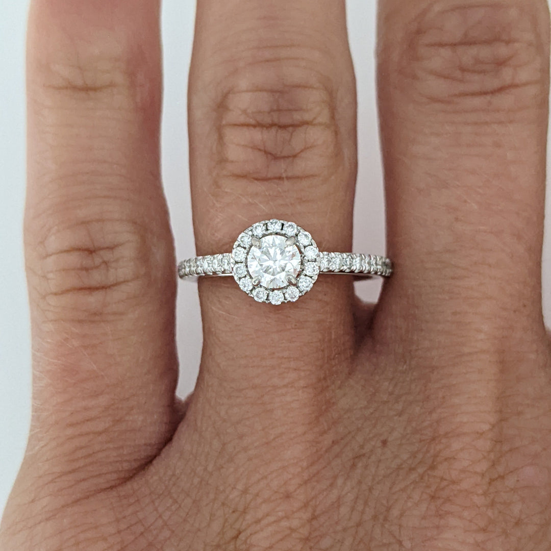 14K WHITE .59 CARAT TOTAL WEIGHT SI2 I DIAMOND ROUND (35) ESTATE HALO RING 2.7 GRAMS