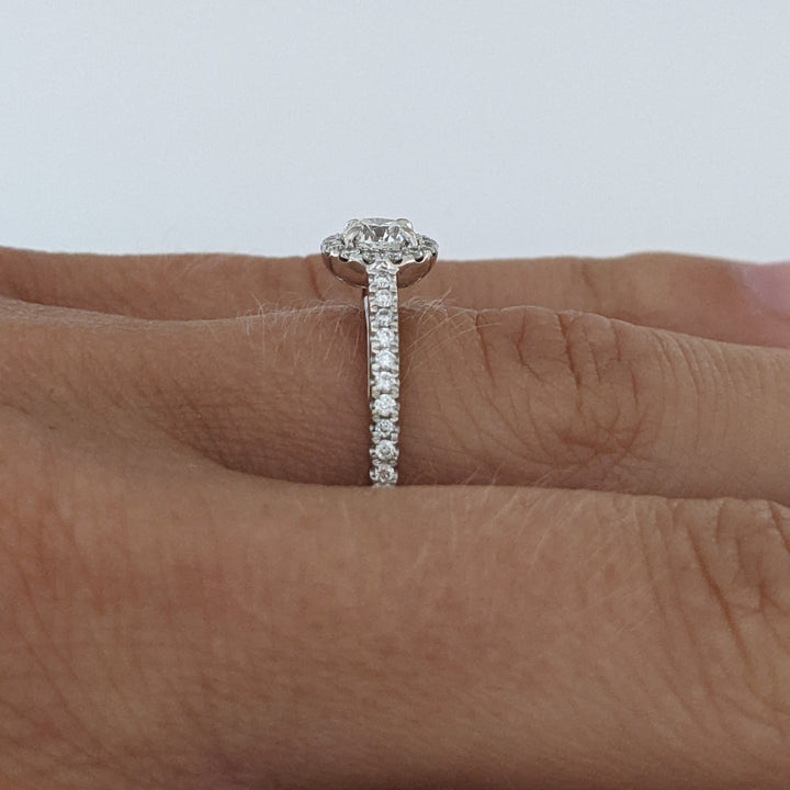 14K WHITE .59 CARAT TOTAL WEIGHT SI2 I DIAMOND ROUND (35) ESTATE HALO RING 2.7 GRAMS