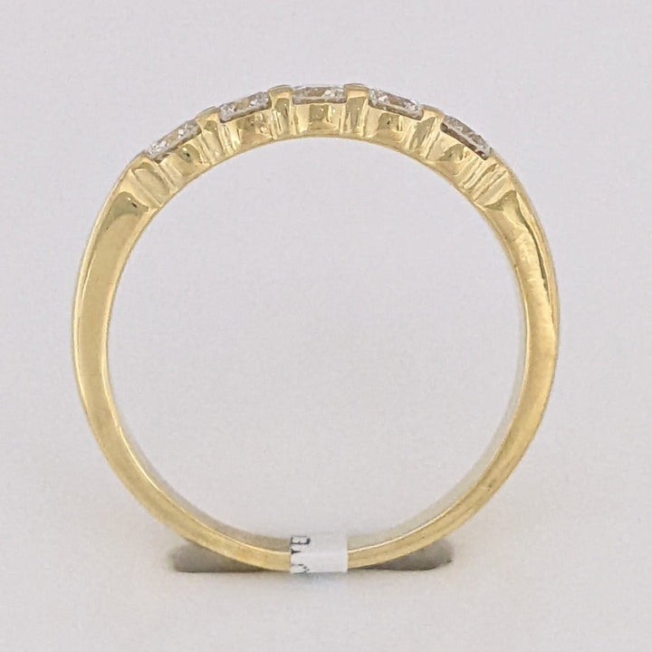 18K .45 CARAT TOTAL WEIGHT VS2 I DIAMOND ROUND (5) ESTATE BAND 3.4 GRAMS