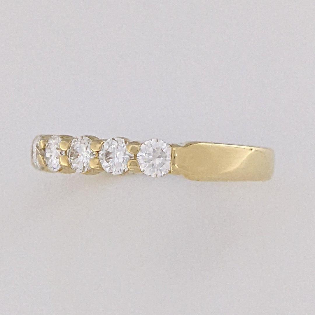 18K .45 CARAT TOTAL WEIGHT VS2 I DIAMOND ROUND (5) ESTATE BAND 3.4 GRAMS