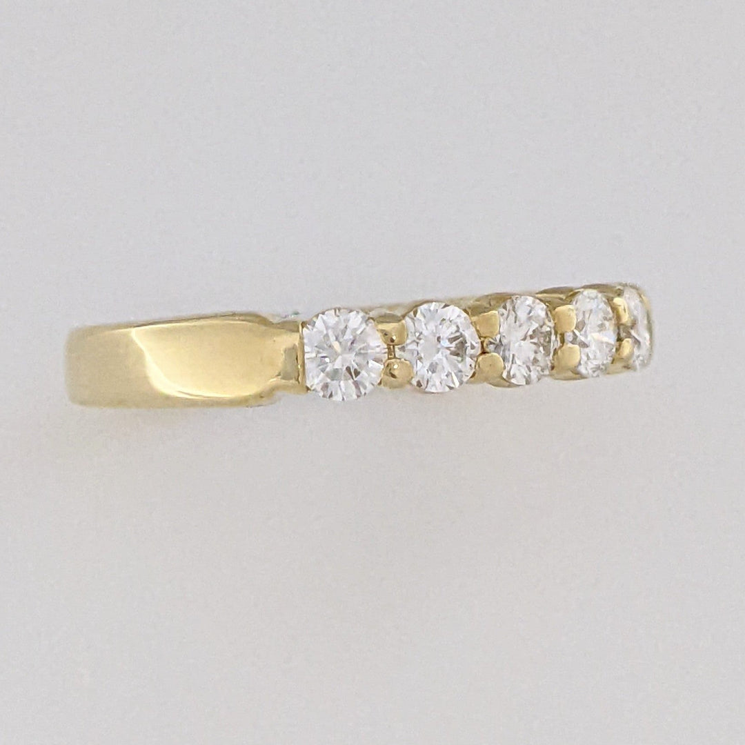 18K .45 CARAT TOTAL WEIGHT VS2 I DIAMOND ROUND (5) ESTATE BAND 3.4 GRAMS