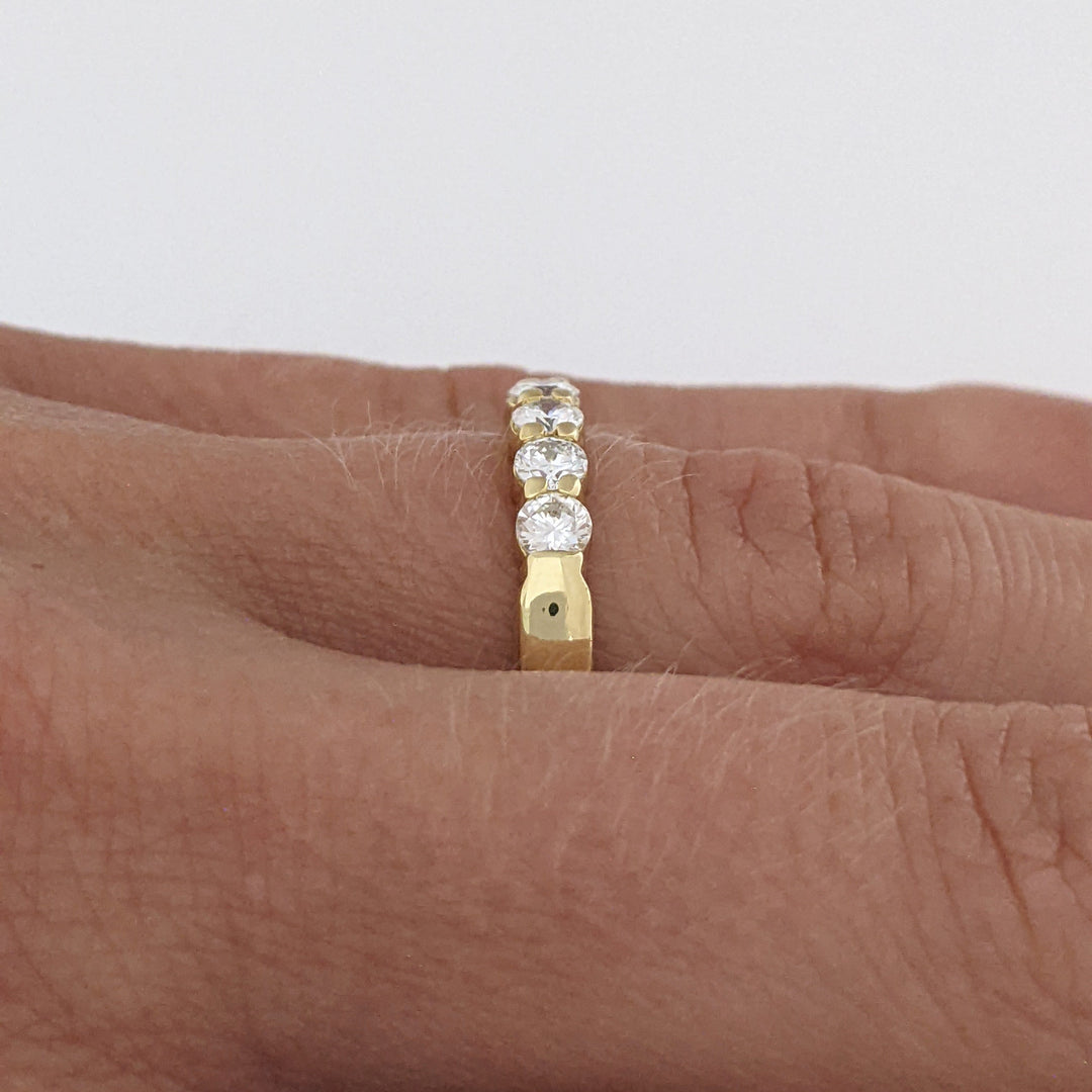 18K .45 CARAT TOTAL WEIGHT VS2 I DIAMOND ROUND (5) ESTATE BAND 3.4 GRAMS