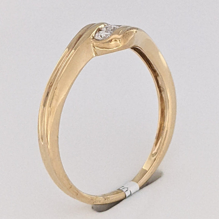 10K .18 CARAT TOTAL WEIGHT I1 H DIAMOND ROUND (3) BYPASS ESTATE RING 2.4 GRAMS