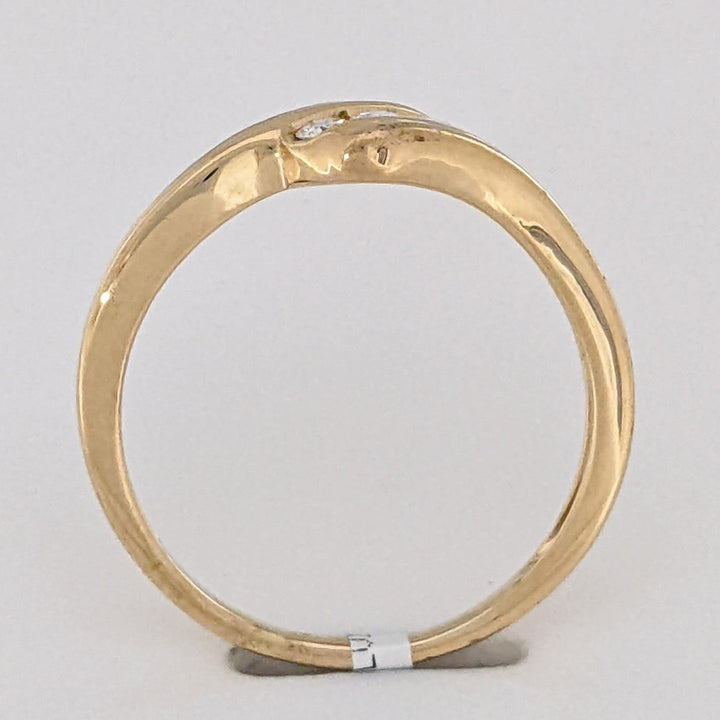 10K .18 CARAT TOTAL WEIGHT I1 H DIAMOND ROUND (3) BYPASS ESTATE RING 2.4 GRAMS