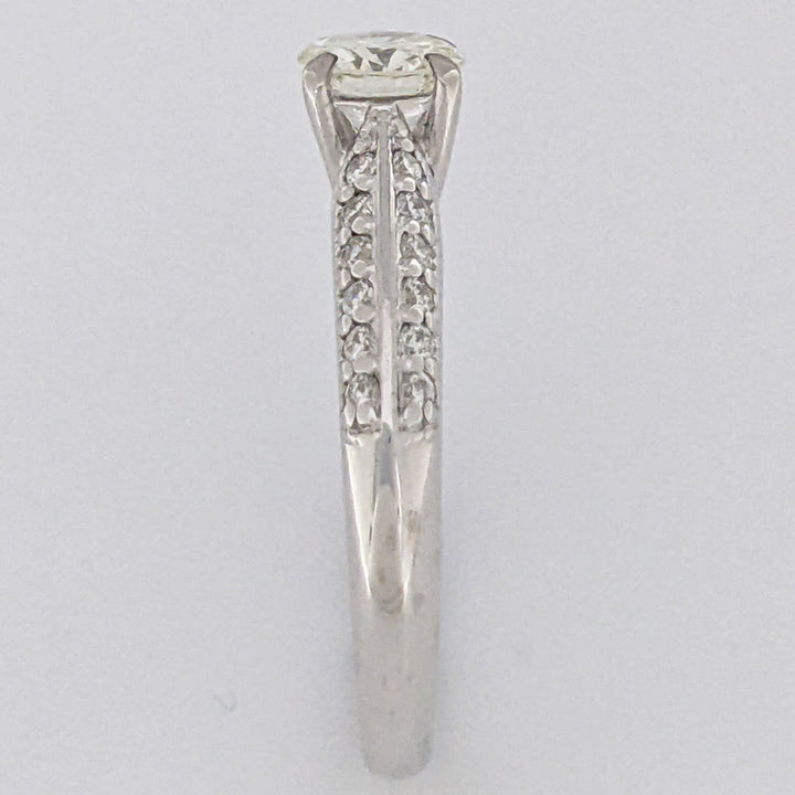 14K WHITE .68 CARAT TOTAL WEIGHT VS K DIAMOND ROUND (25) ESTATE RING 3.8 GRAMS