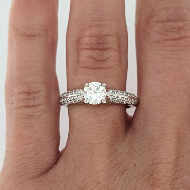 14K WHITE .68 CARAT TOTAL WEIGHT VS K DIAMOND ROUND (25) ESTATE RING 3.8 GRAMS