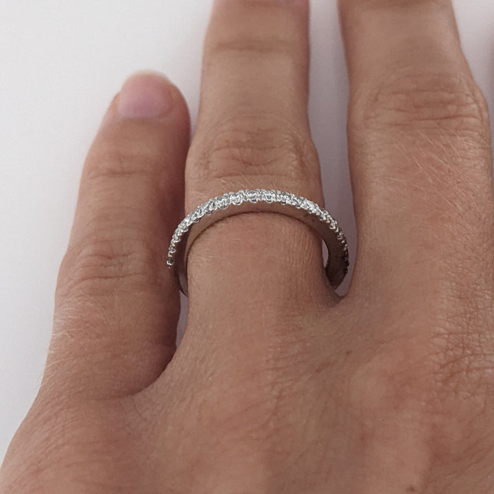 PLATINUM .29 CARAT TOTAL WEIGHT SI2 I DIAMOND ROUND (19) ESTATE BAND 3.0 GRAMS
