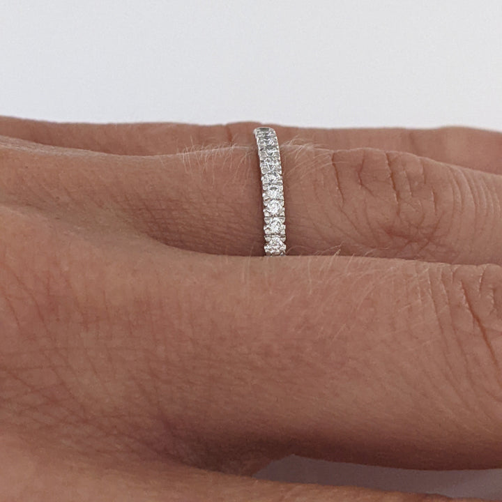 PLATINUM .29 CARAT TOTAL WEIGHT SI2 I DIAMOND ROUND (19) ESTATE BAND 3.0 GRAMS