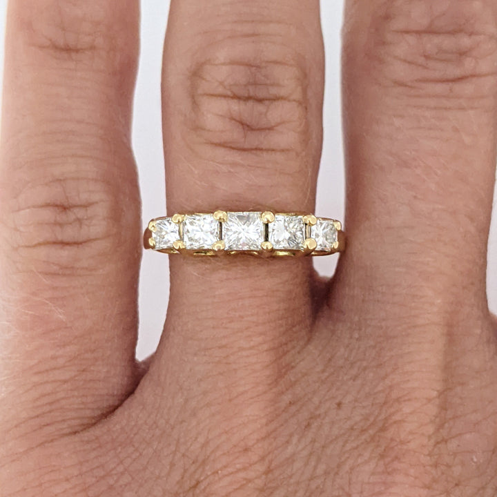 14K .97 CARAT TOTAL WEIGHT VS2 H-I DIAMOND PRINCESS CUT (5) ESTATE BAND 3.4 GRAMS