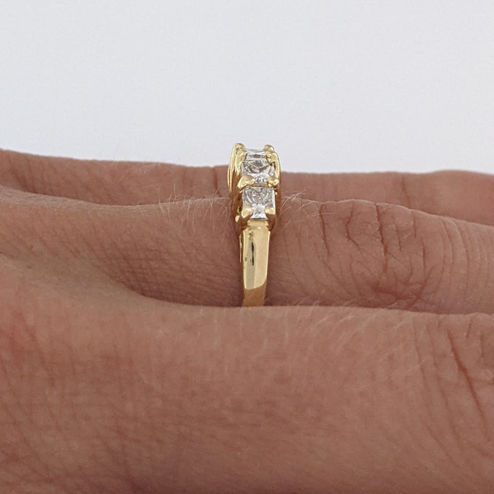 14K .97 CARAT TOTAL WEIGHT VS2 H-I DIAMOND PRINCESS CUT (5) ESTATE BAND 3.4 GRAMS