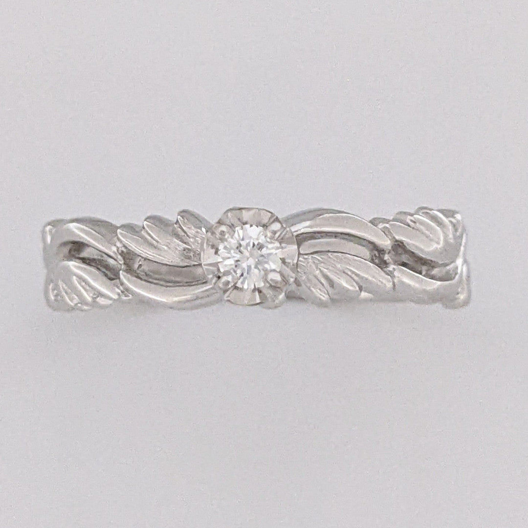 14K WHITE .08 CARAT TOTAL VS I DIAMOND ROUND PATTERN BAND ESTATE RING 3.3 GRAMS