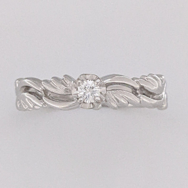 14K WHITE .08 CARAT TOTAL VS I DIAMOND ROUND PATTERN BAND ESTATE RING 3.3 GRAMS