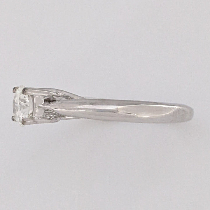 18K WHITE .53 CARAT TOTAL SI2 H DIAMOND ROUND ESTATE SOLITAIRE RING 3.3 GRAMS