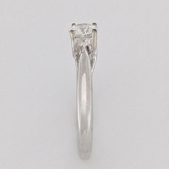 18K WHITE .53 CARAT TOTAL SI2 H DIAMOND ROUND ESTATE SOLITAIRE RING 3.3 GRAMS