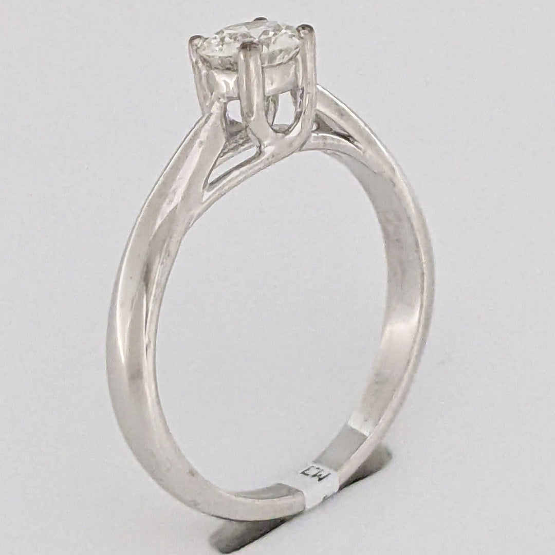 18K WHITE .53 CARAT TOTAL SI2 H DIAMOND ROUND ESTATE SOLITAIRE RING 3.3 GRAMS