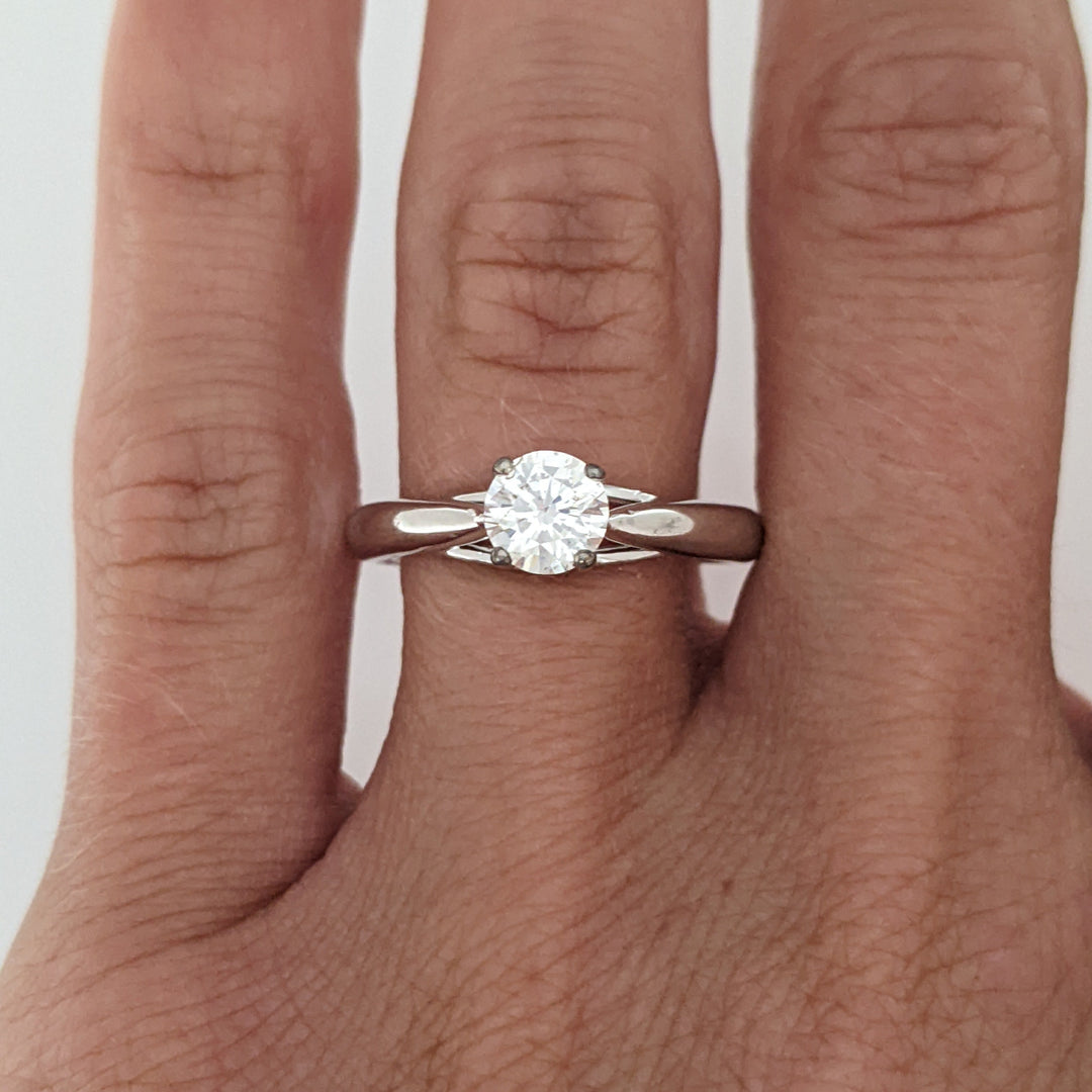 18K WHITE .53 CARAT TOTAL SI2 H DIAMOND ROUND ESTATE SOLITAIRE RING 3.3 GRAMS