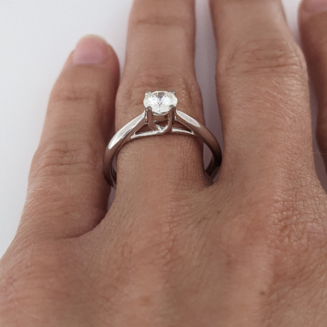 18K WHITE .53 CARAT TOTAL SI2 H DIAMOND ROUND ESTATE SOLITAIRE RING 3.3 GRAMS
