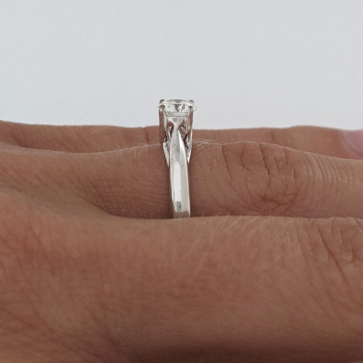 18K WHITE .53 CARAT TOTAL SI2 H DIAMOND ROUND ESTATE SOLITAIRE RING 3.3 GRAMS