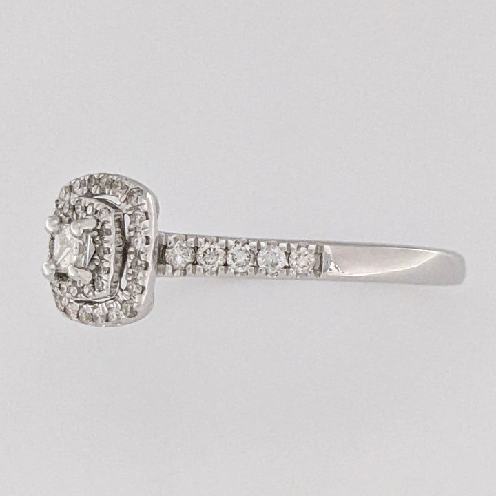 14K WHITE .75 CARAT TOTAL WEIGHT I1 I DIAMOND ROUND (51) PRINCESS CUT (1) ESTATE RING 3.9 GRAMS