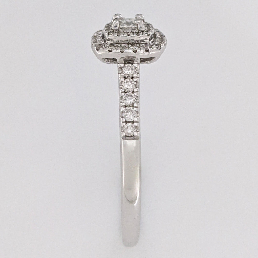 14K WHITE .75 CARAT TOTAL WEIGHT I1 I DIAMOND ROUND (51) PRINCESS CUT (1) ESTATE RING 3.9 GRAMS