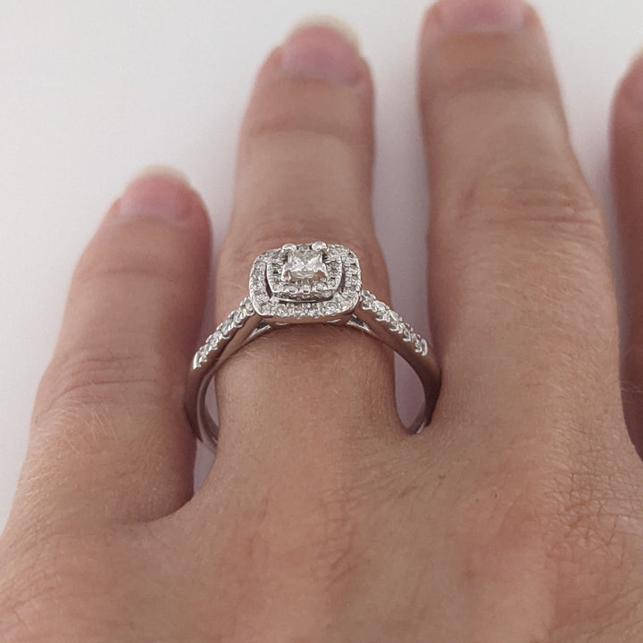 14K WHITE .75 CARAT TOTAL WEIGHT I1 I DIAMOND ROUND (51) PRINCESS CUT (1) ESTATE RING 3.9 GRAMS