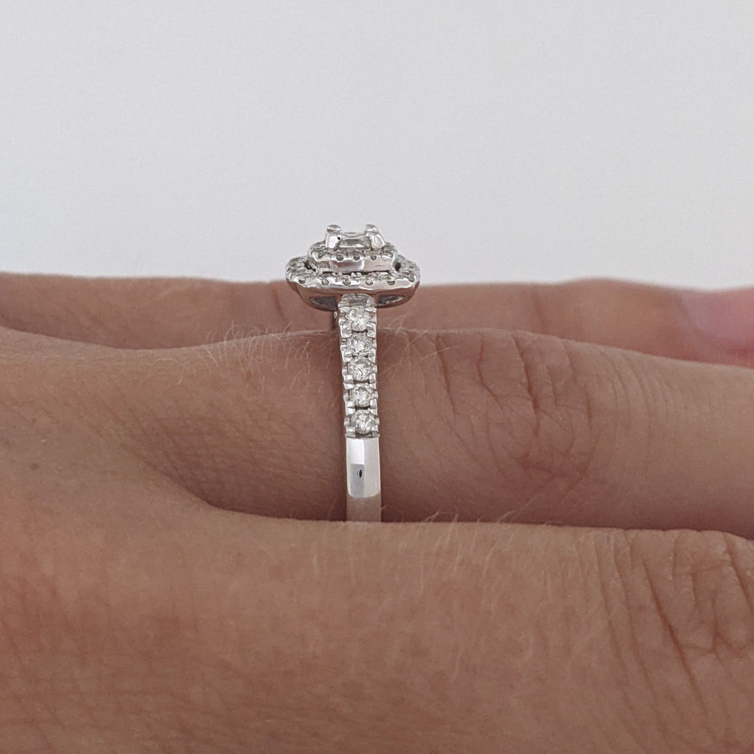 14K WHITE .75 CARAT TOTAL WEIGHT I1 I DIAMOND ROUND (51) PRINCESS CUT (1) ESTATE RING 3.9 GRAMS