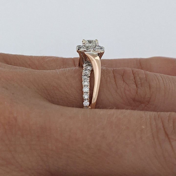 14K ROSE .82 CARAT TOTAL WEIGHT I1 H DIAMOND ROUND (27) ESTATE HALO RING 3.8 GRAMS