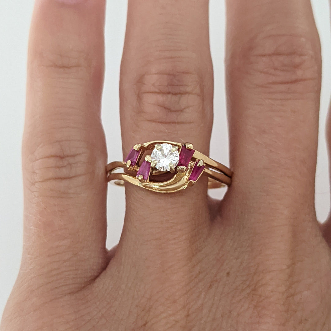 14K .25 CARAT TOTAL SI2 H DIAMOND ROUND (1) RUBY BAGUETTE (4) ESTATE RING 3.3 GRAMS