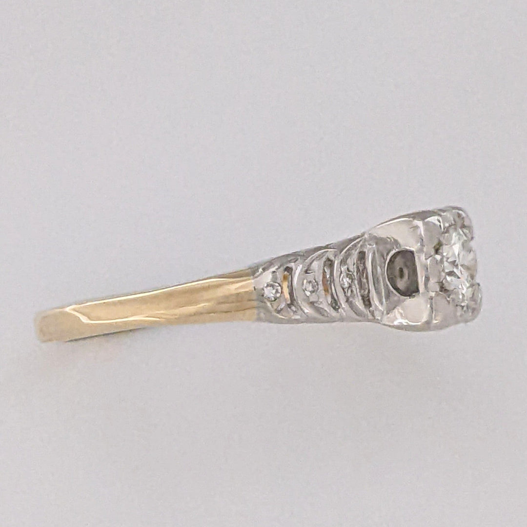 14K TWO-TONE .25 CARAT TOTAL VS2 I DIAMOND ROUND (7) ILLUSION HEAD ESTATE RING 1.9 GRAMS