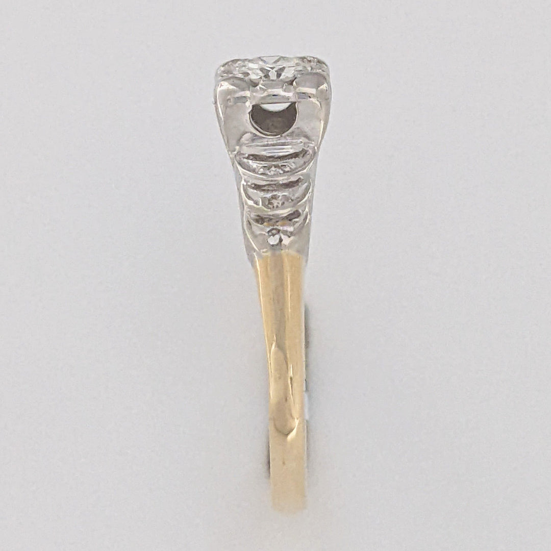 14K TWO-TONE .25 CARAT TOTAL VS2 I DIAMOND ROUND (7) ILLUSION HEAD ESTATE RING 1.9 GRAMS
