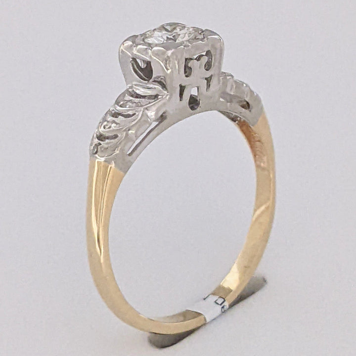 14K TWO-TONE .25 CARAT TOTAL VS2 I DIAMOND ROUND (7) ILLUSION HEAD ESTATE RING 1.9 GRAMS