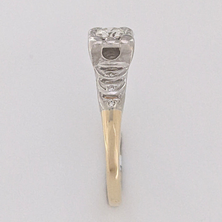 14K TWO-TONE .25 CARAT TOTAL VS2 I DIAMOND ROUND (7) ILLUSION HEAD ESTATE RING 1.9 GRAMS