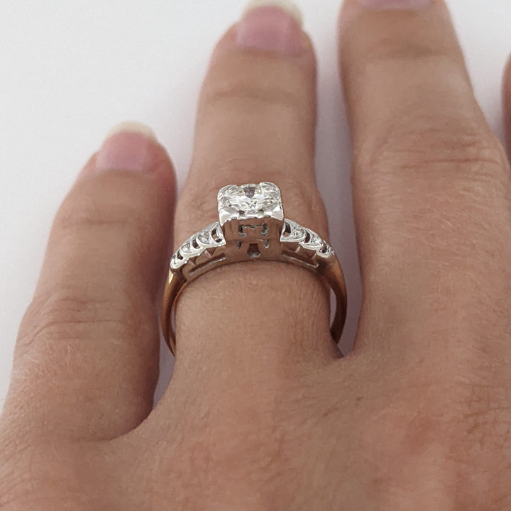 14K TWO-TONE .25 CARAT TOTAL VS2 I DIAMOND ROUND (7) ILLUSION HEAD ESTATE RING 1.9 GRAMS