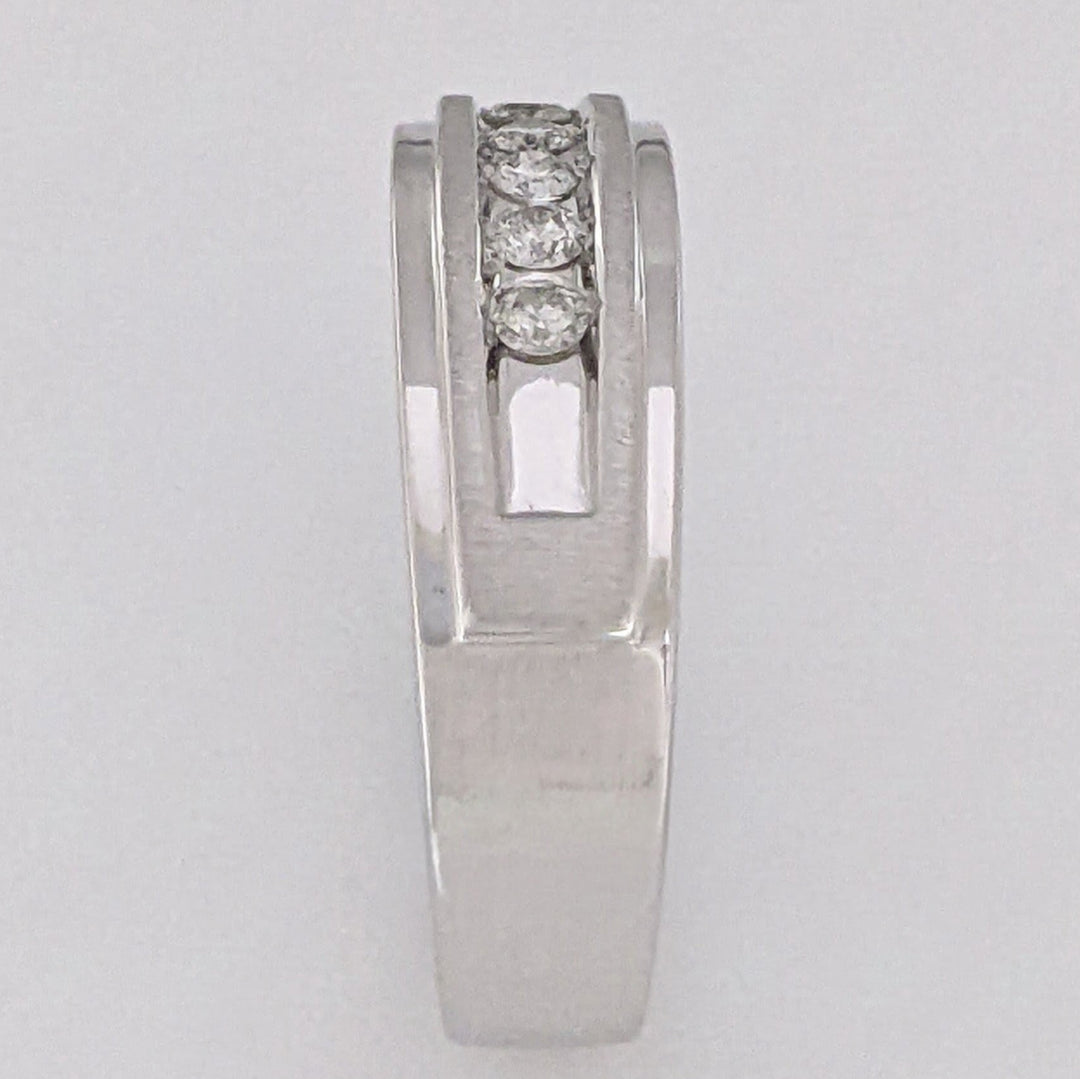 10K WHITE .18 CARAT TOTAL WEIGHT I1 H DIAMOND ROUND (5) ESTATE CHANNEL- SET BAND 6.3 GRAMS