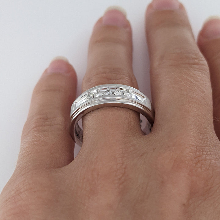 10K WHITE .18 CARAT TOTAL WEIGHT I1 H DIAMOND ROUND (5) ESTATE CHANNEL- SET BAND 6.3 GRAMS