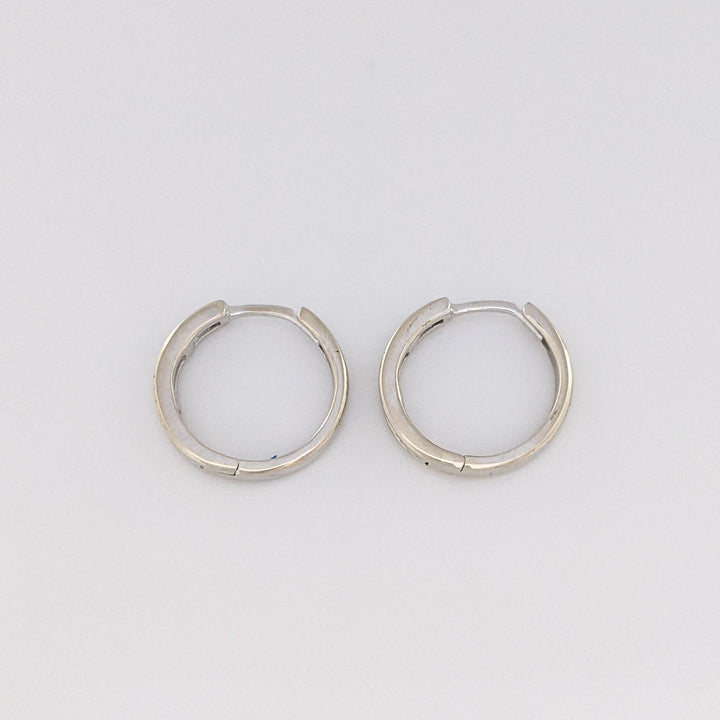 14K WHITE .23 CARAT TOTAL WEIGHT I1 I DIAMOND ROUND (12) BAGUETTE (10) ESTATE HOOP EARRINGS 2.5 GRAMS