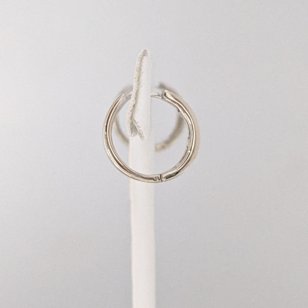 14K WHITE .23 CARAT TOTAL WEIGHT I1 I DIAMOND ROUND (12) BAGUETTE (10) ESTATE HOOP EARRINGS 2.5 GRAMS