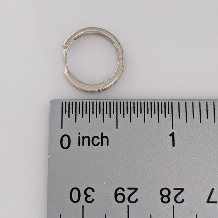 14K WHITE .23 CARAT TOTAL WEIGHT I1 I DIAMOND ROUND (12) BAGUETTE (10) ESTATE HOOP EARRINGS 2.5 GRAMS