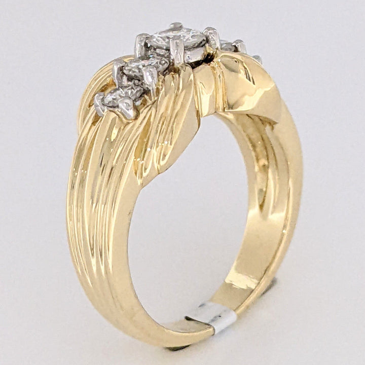 18K .57 CARAT TOTAL WEIGHT VS1 G DIAMOND ROUND (5) ESTATE RING 9.1 GRAMS
