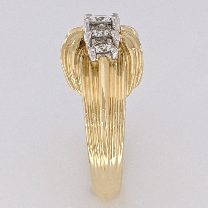 18K .57 CARAT TOTAL WEIGHT VS1 G DIAMOND ROUND (5) ESTATE RING 9.1 GRAMS