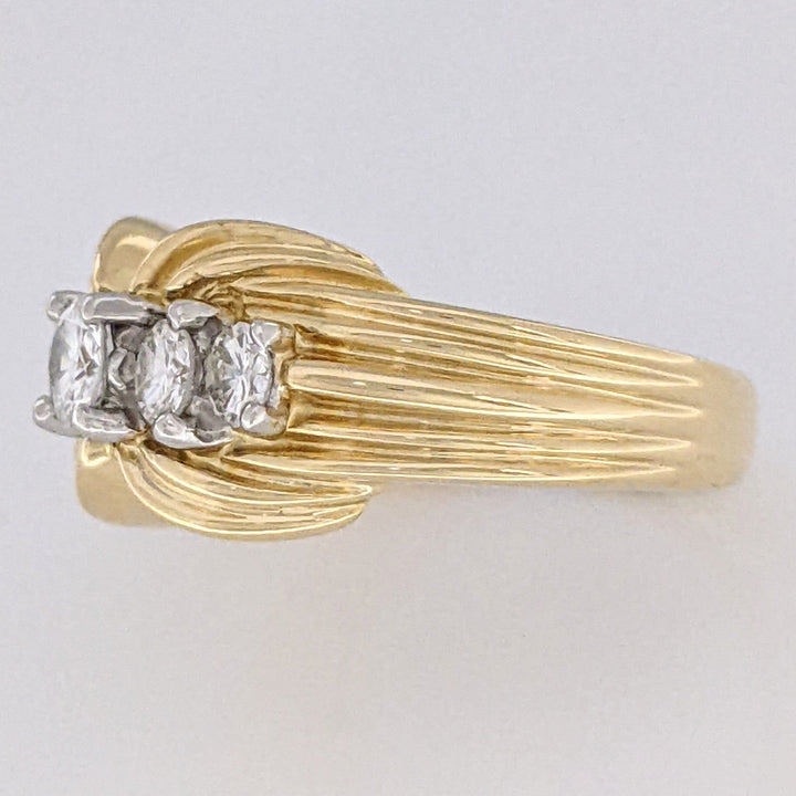 18K .57 CARAT TOTAL WEIGHT VS1 G DIAMOND ROUND (5) ESTATE RING 9.1 GRAMS