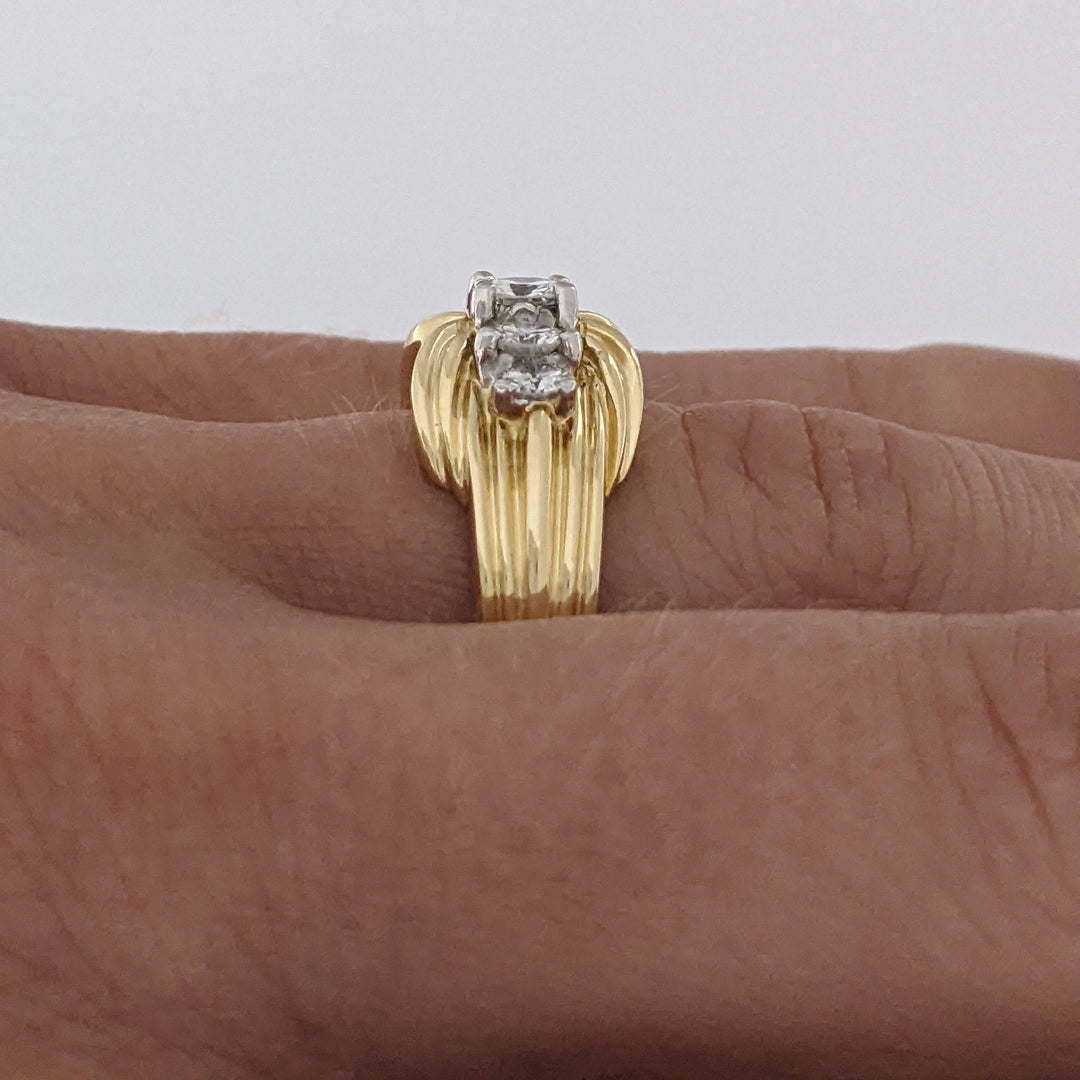 18K .57 CARAT TOTAL WEIGHT VS1 G DIAMOND ROUND (5) ESTATE RING 9.1 GRAMS