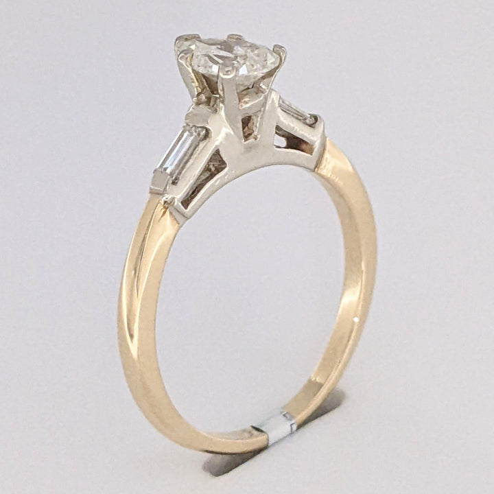 14K .87 CARAT TOTAL WEIGHT I1 J DIAMOND PEAR WITH (2) BAGUETTES ESTATE RING 2.9 GRAMS
