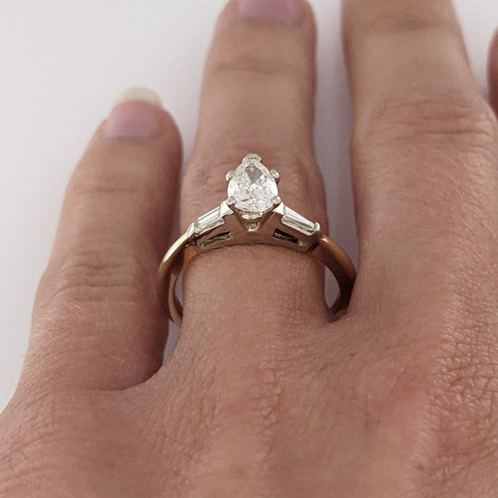 14K .87 CARAT TOTAL WEIGHT I1 J DIAMOND PEAR WITH (2) BAGUETTES ESTATE RING 2.9 GRAMS