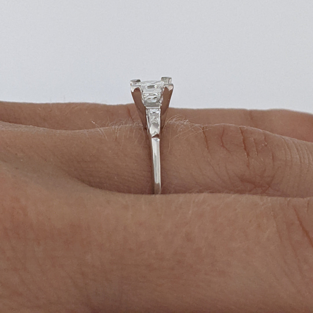 14K WHITE .53 CARAT TOTAL VS1 I DIAMOND PRINCESS CUT WITH (2) BAGUETTE TAPERED ESTATE RING