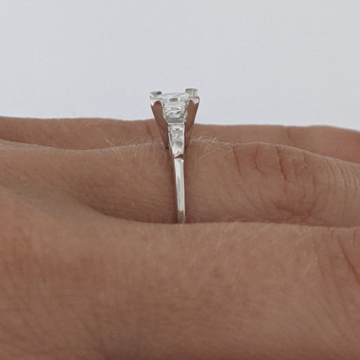 14K WHITE .53 CARAT TOTAL VS1 I DIAMOND PRINCESS CUT WITH (2) BAGUETTE TAPERED ESTATE RING